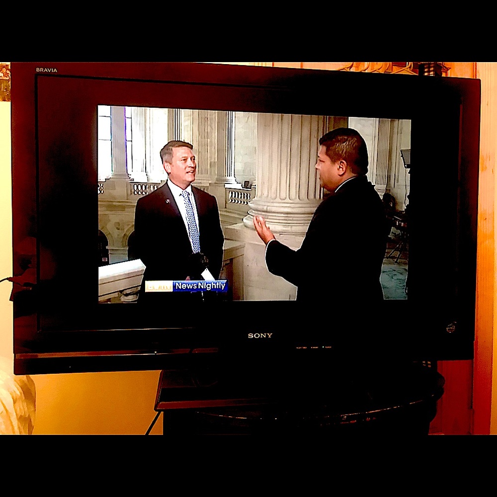 - Sony INSIGNIA 40’’ T.V - Picture 3 of 7